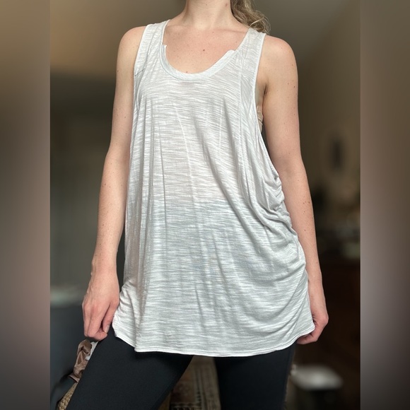 BCBG gray flowy tunic M - Picture 2 of 8